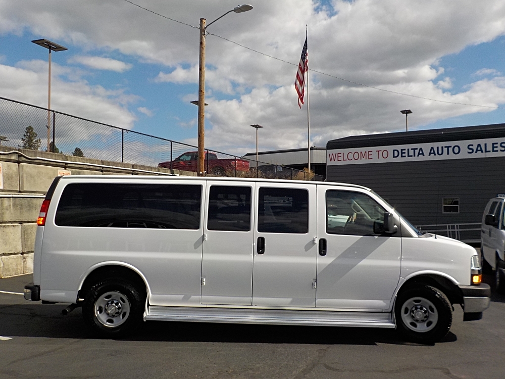 chevrolet express passenger 2017 1GAZGPFGXH1335037 image chevrolet express passenger 2017 1GAZGPFGXH1335037 image